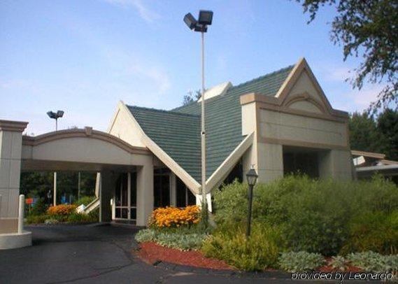 Rodeway Inn غرينفيلد المظهر الخارجي الصورة