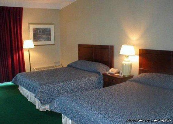 Rodeway Inn غرينفيلد الغرفة الصورة