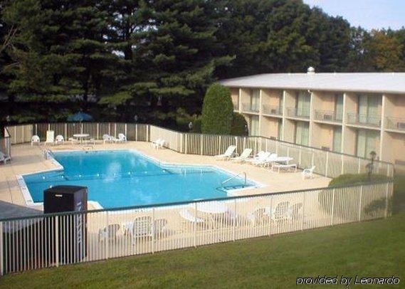 Rodeway Inn غرينفيلد المرافق الصورة