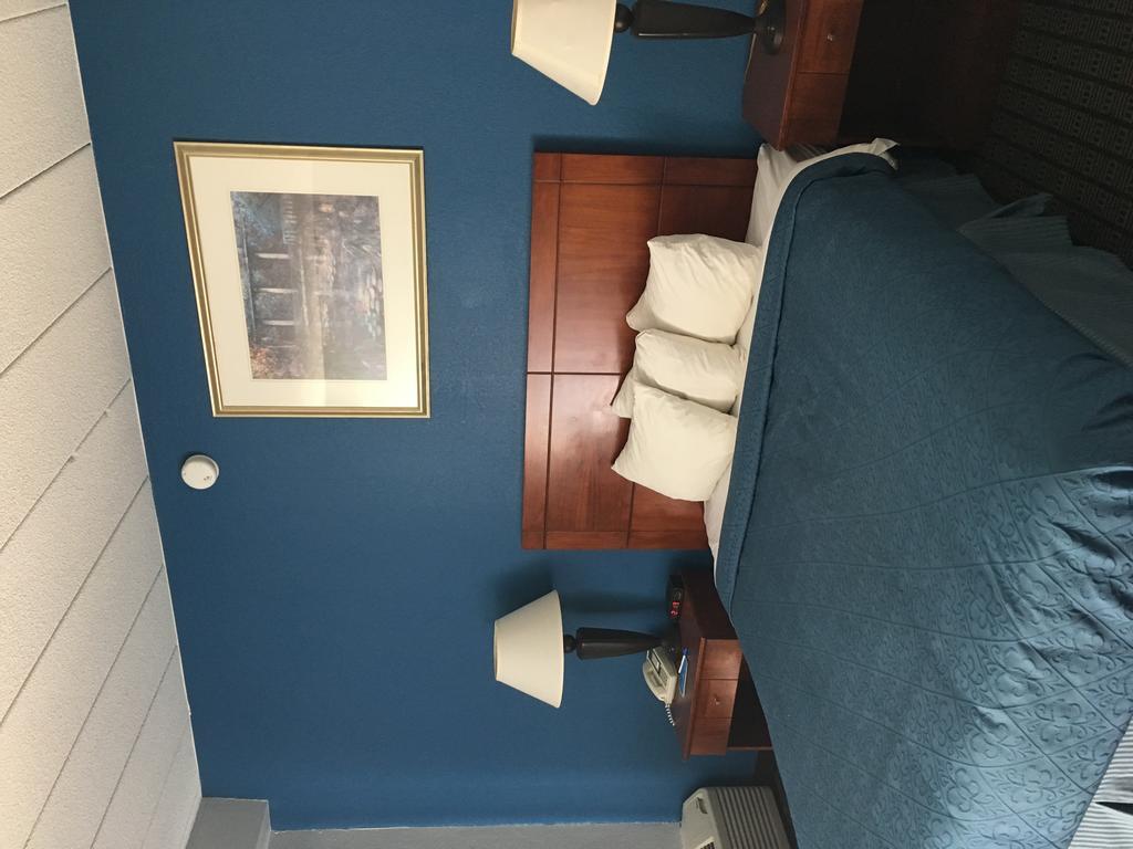 Rodeway Inn غرينفيلد المظهر الخارجي الصورة