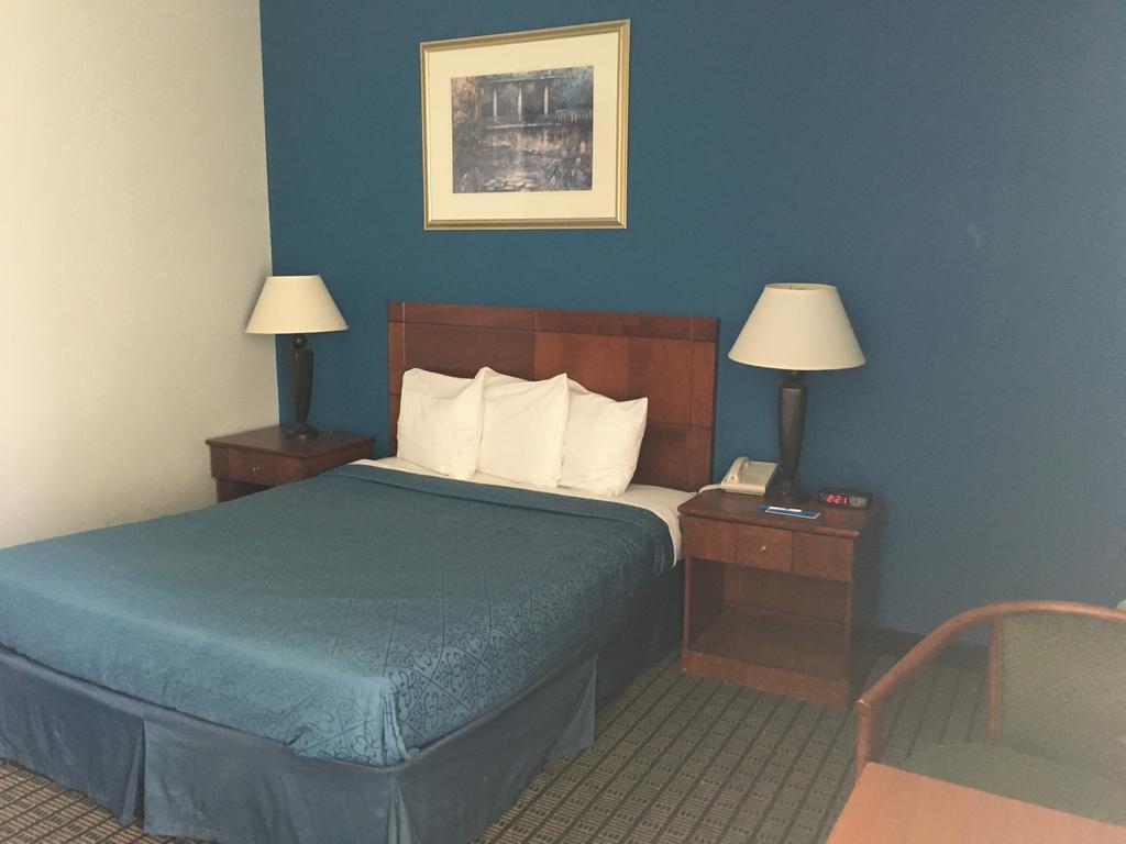 Rodeway Inn غرينفيلد المظهر الخارجي الصورة