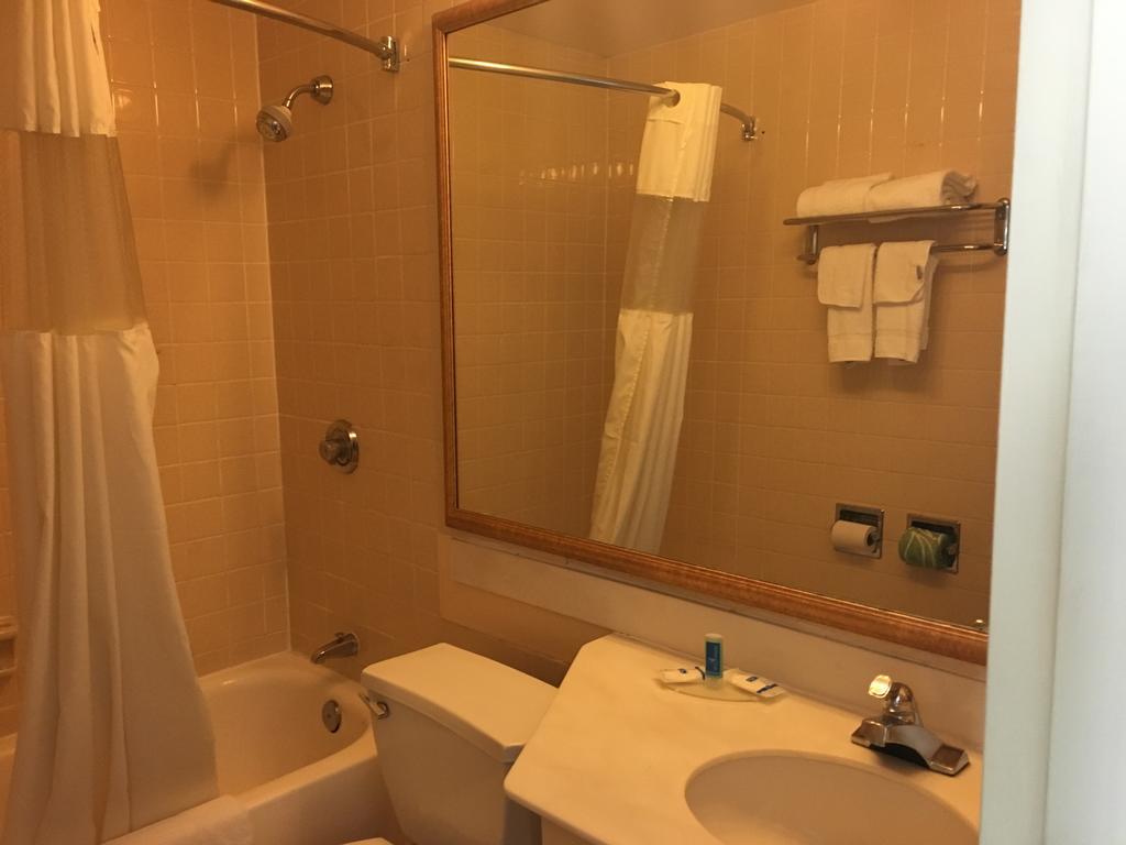 Rodeway Inn غرينفيلد المظهر الخارجي الصورة