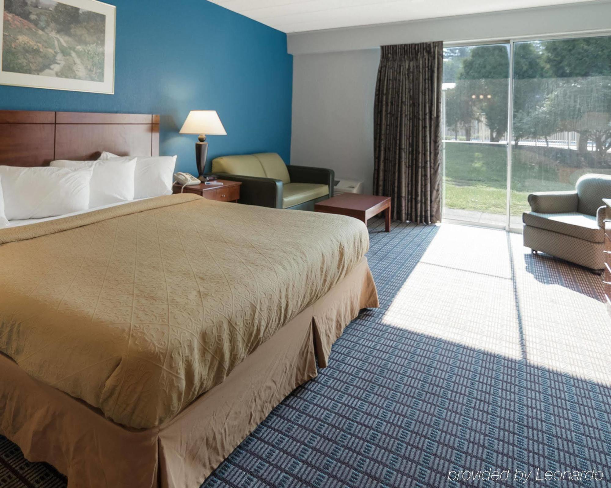 Rodeway Inn غرينفيلد المظهر الخارجي الصورة