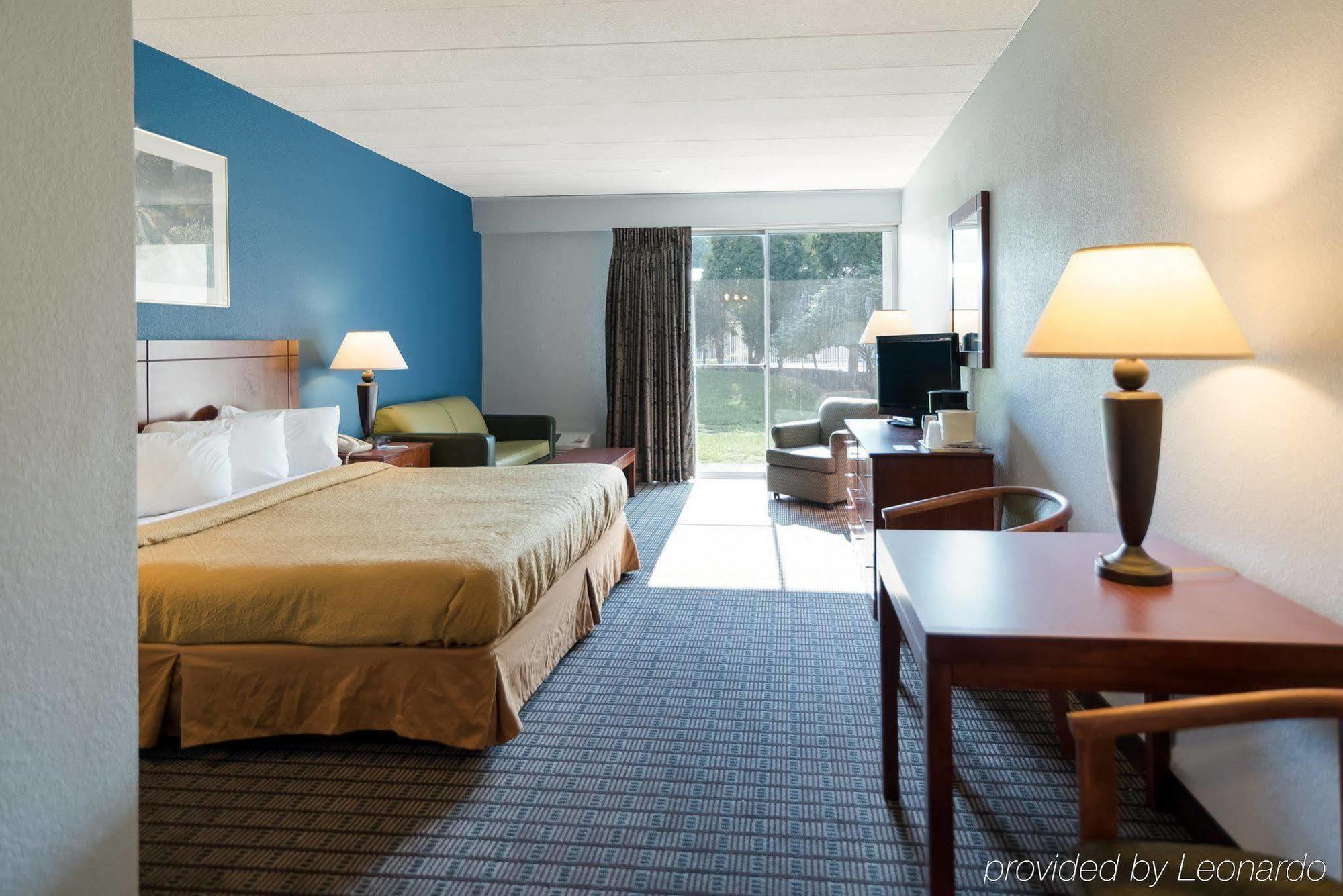 Rodeway Inn غرينفيلد المظهر الخارجي الصورة