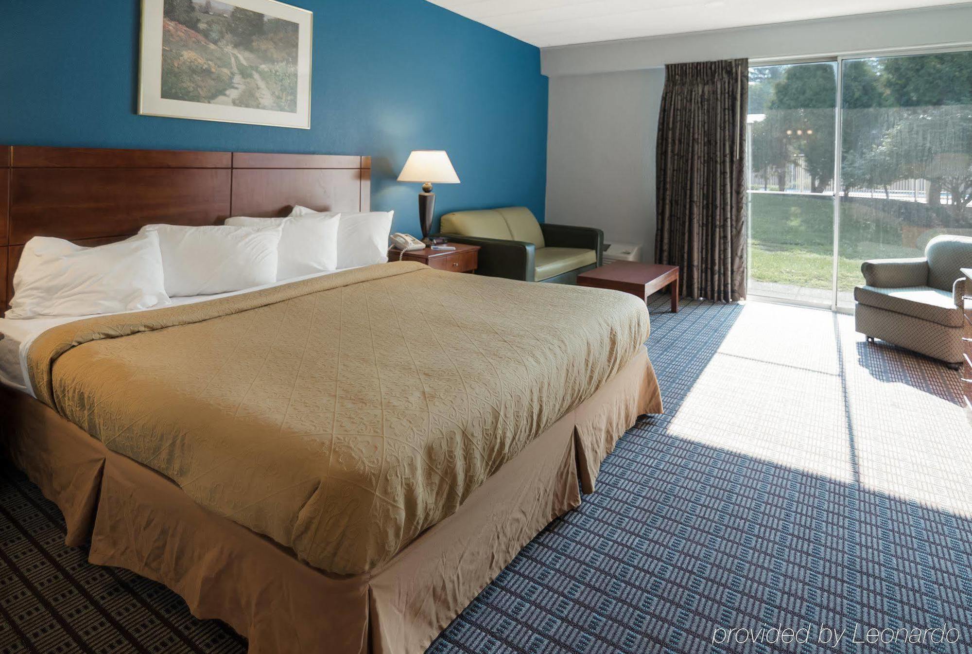 Rodeway Inn غرينفيلد المظهر الخارجي الصورة