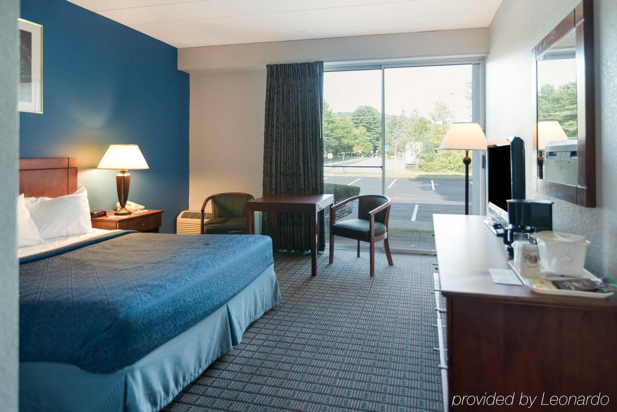 Rodeway Inn غرينفيلد المظهر الخارجي الصورة