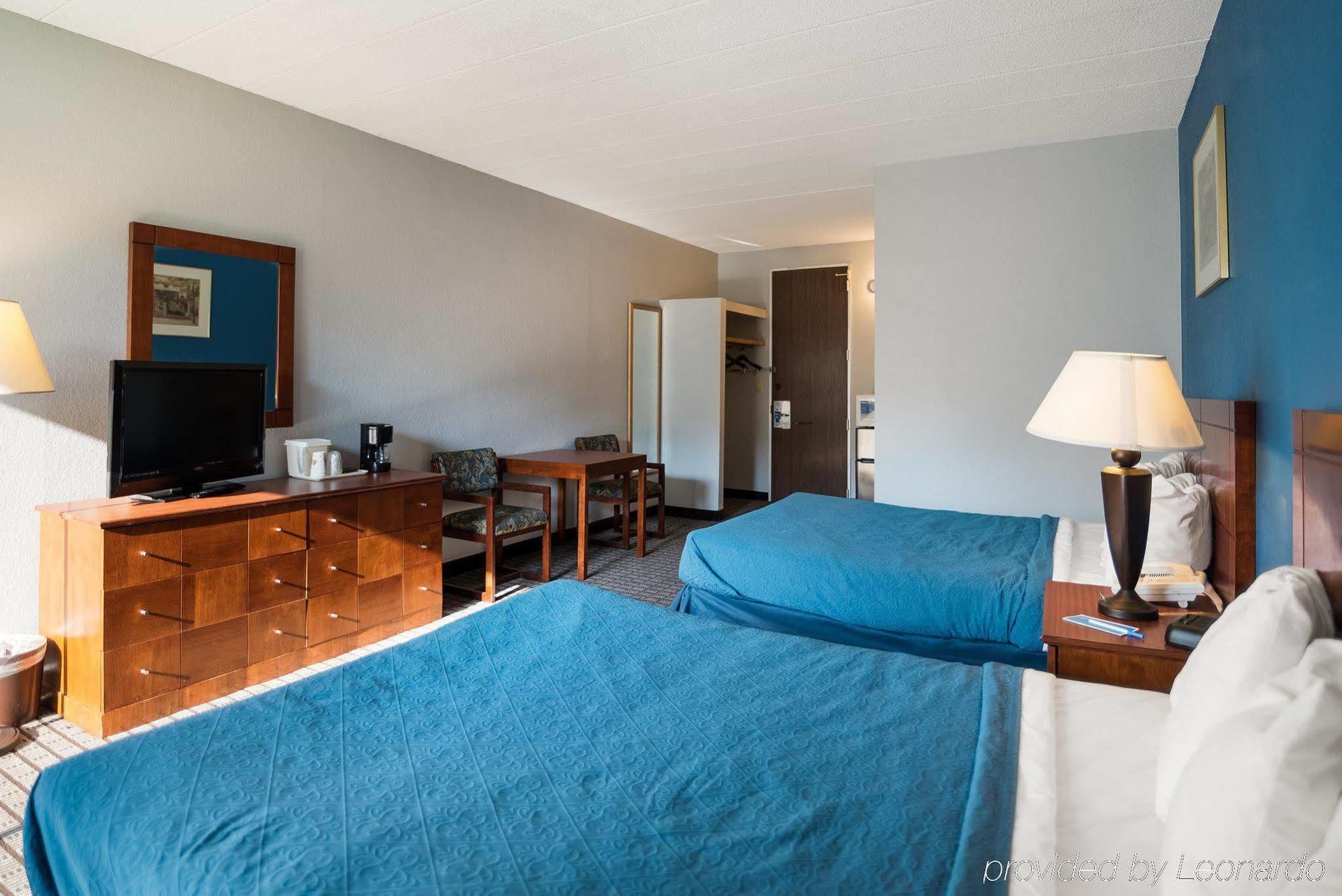 Rodeway Inn غرينفيلد المظهر الخارجي الصورة