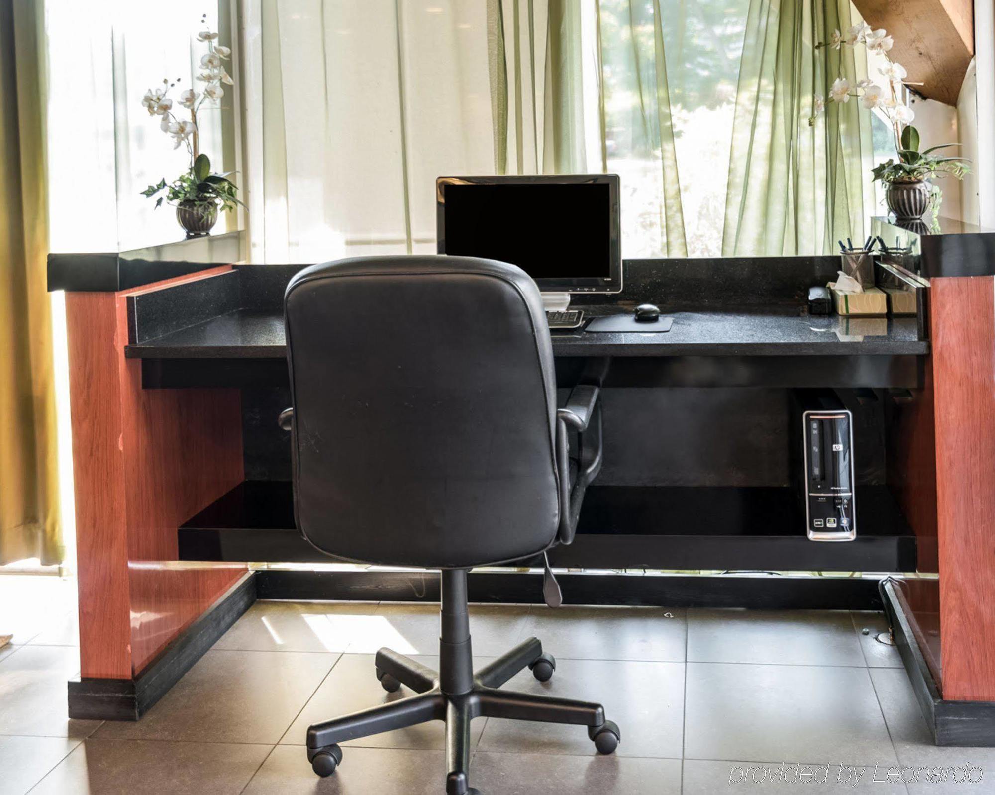 Rodeway Inn غرينفيلد المظهر الخارجي الصورة