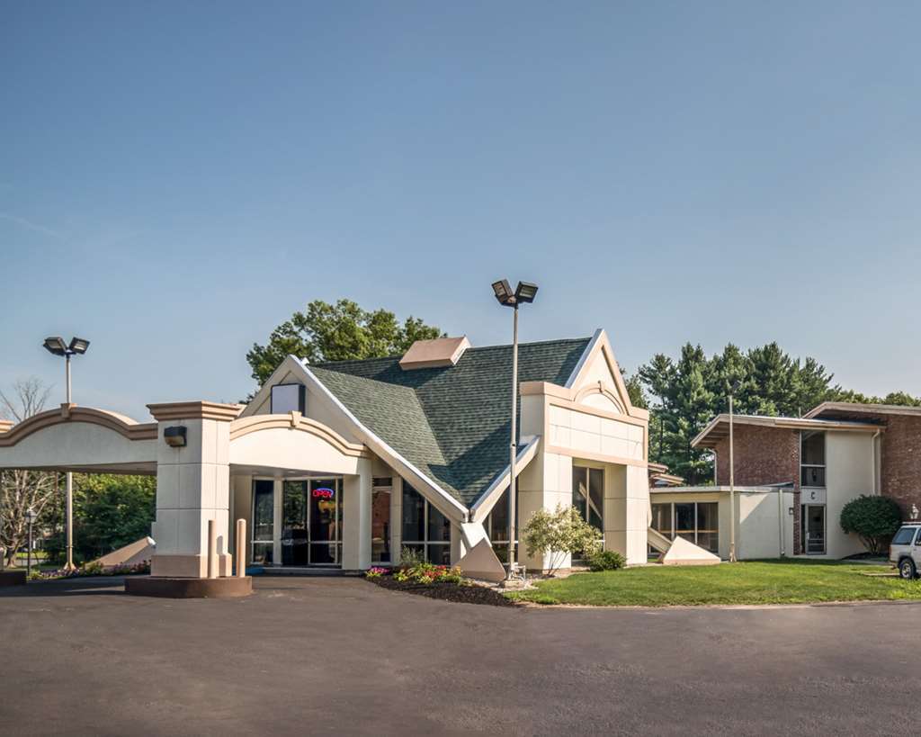 Rodeway Inn غرينفيلد المظهر الخارجي الصورة