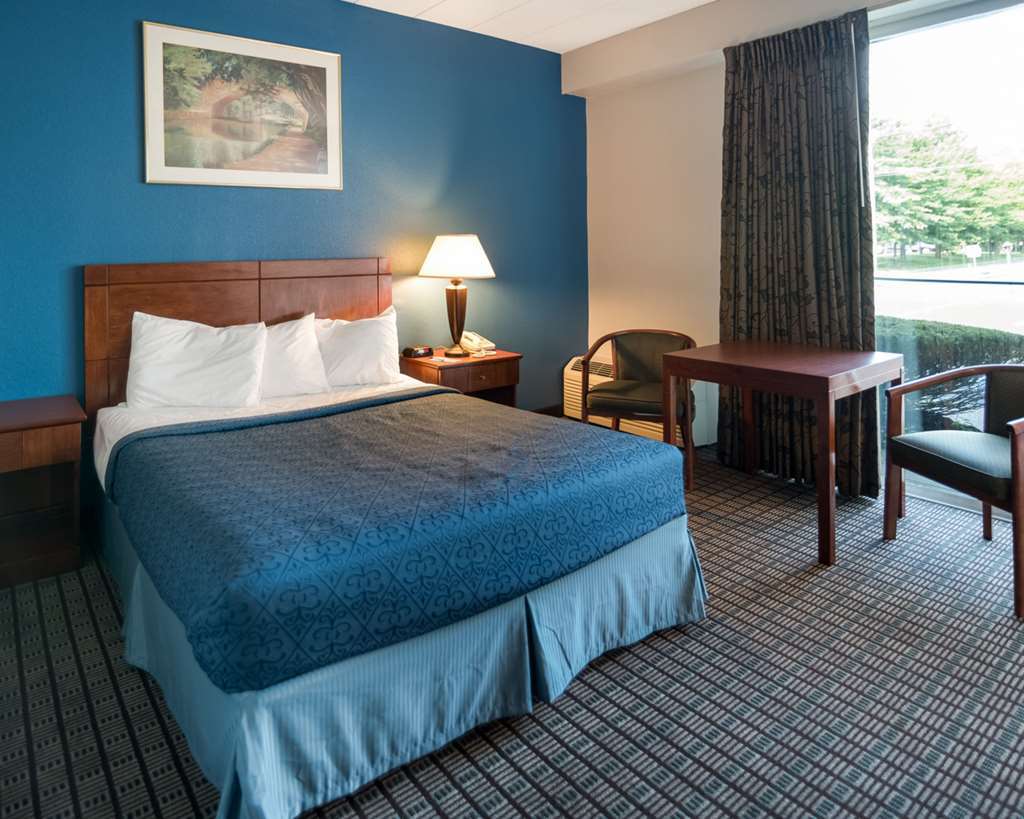 Rodeway Inn غرينفيلد الغرفة الصورة