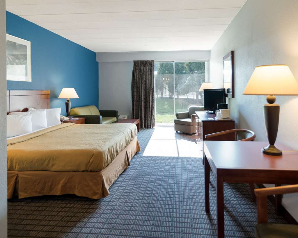 Rodeway Inn غرينفيلد الغرفة الصورة